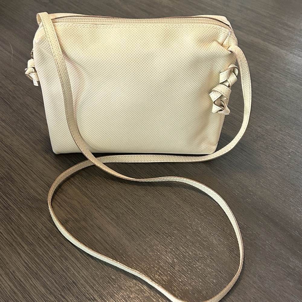 BOTTEGA  VENETA  Elegant Cream Shoulder Bag